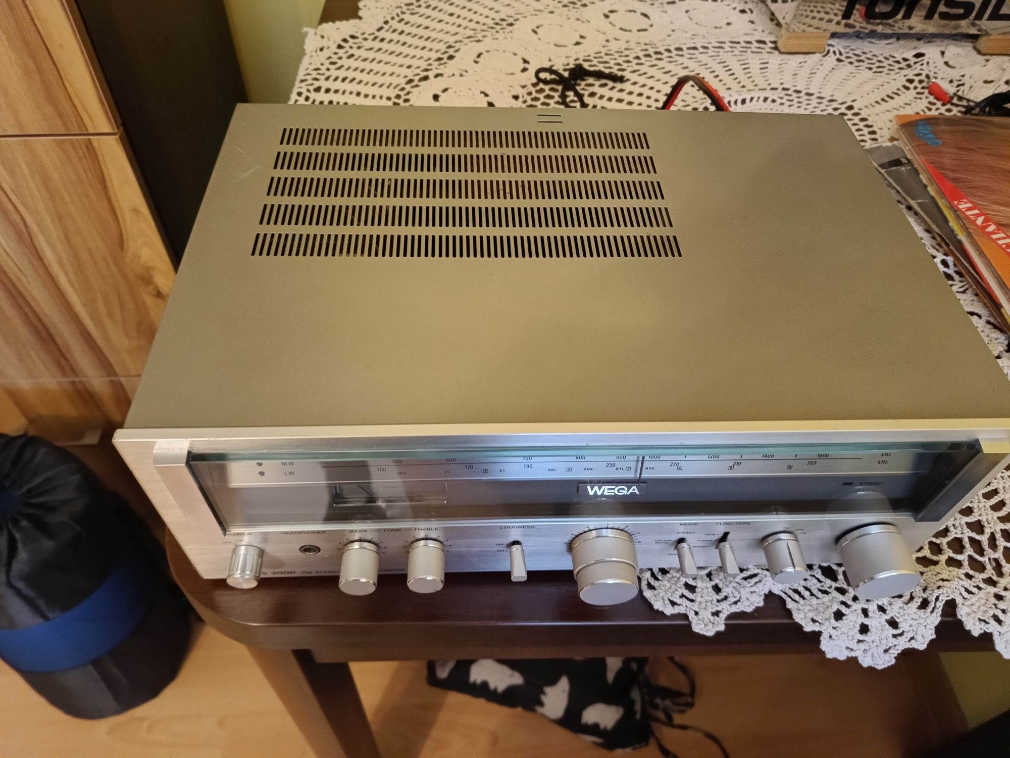 Amplituner vintage Sony Wega model PSS-200R