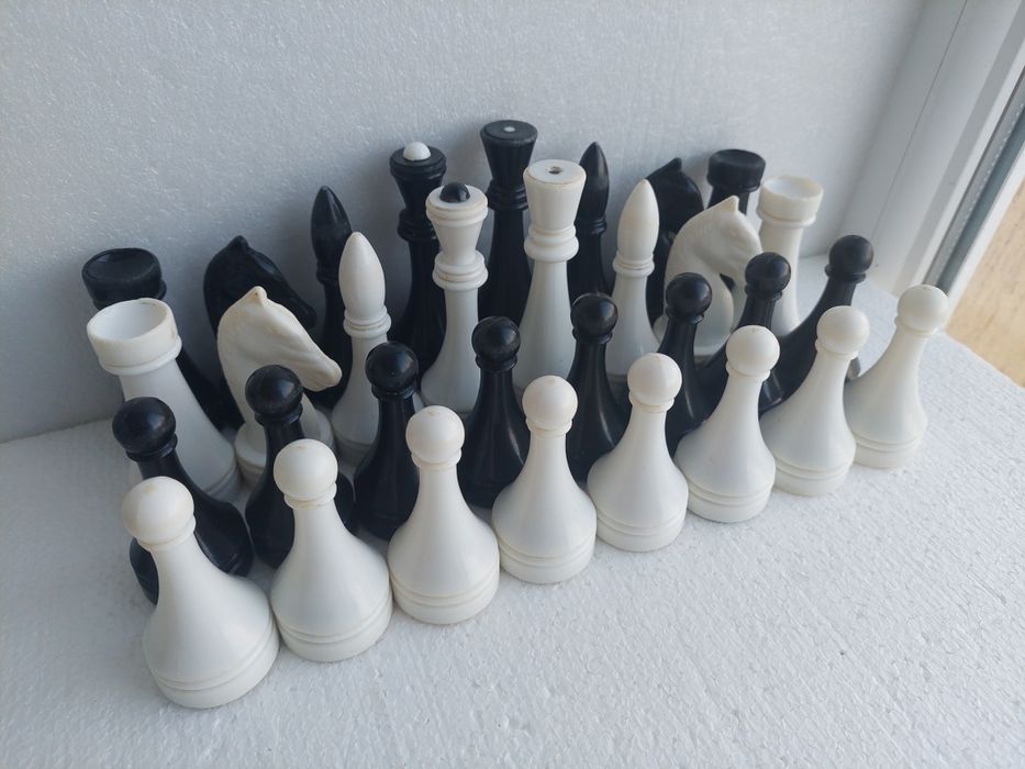 Шахматные фигуры пластиковые