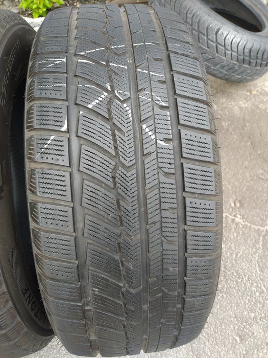 235/55/18 шини зимові Austone