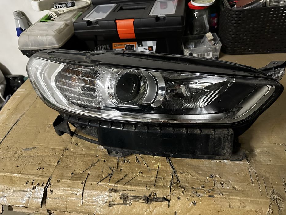 Lampa Reflektor prawa Ford Mondeo mk5 Fusion mk2 2016 oryginał