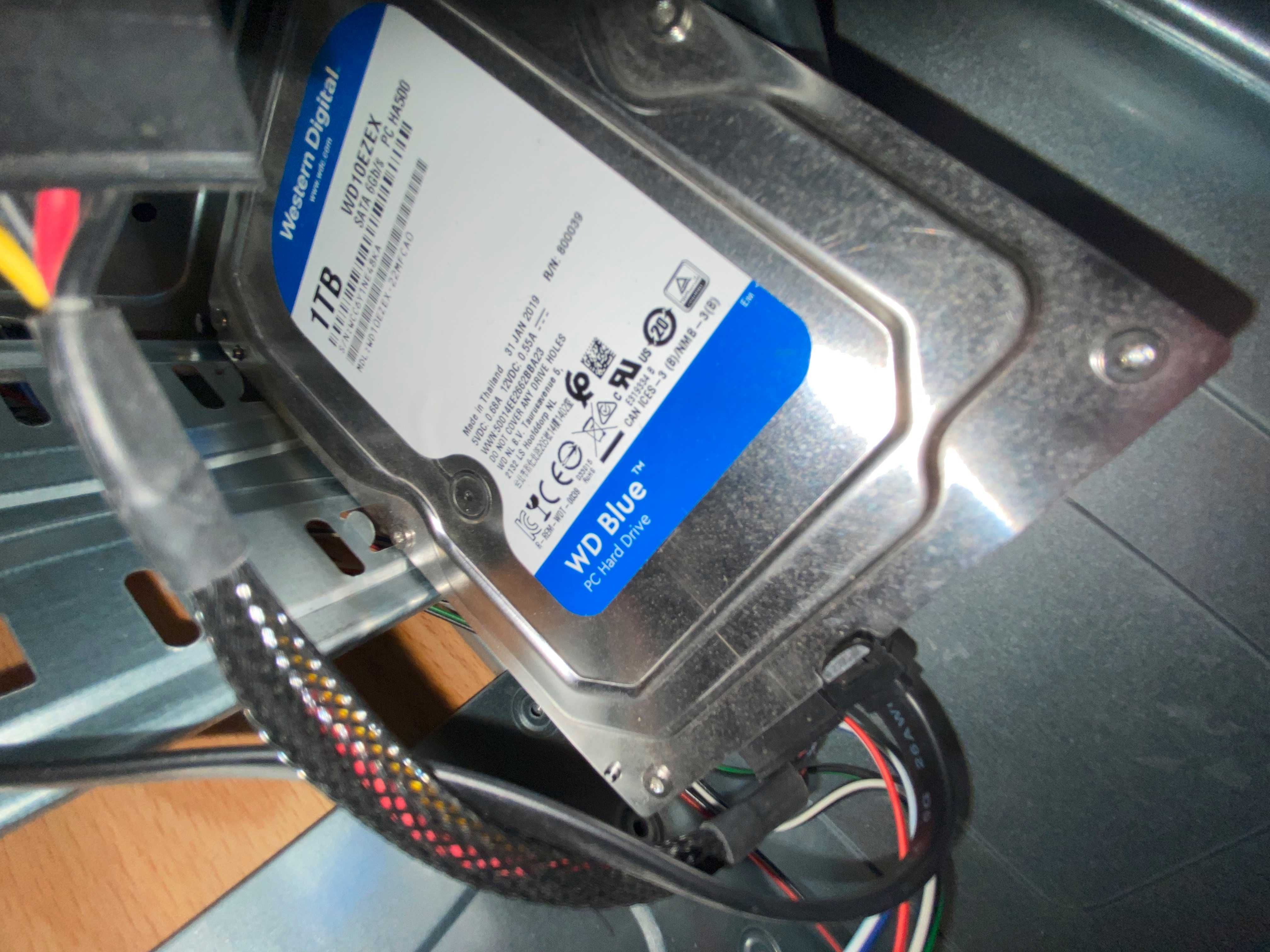 Komputer GeForce® GT 730 4GB Zone Edition SSD 120 GB HDD 1TB + Monitor