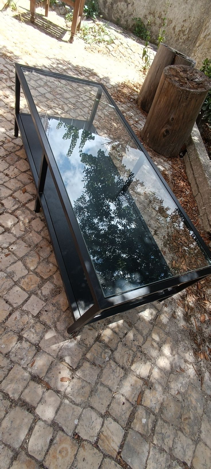 Mesa de centro em ferro com tampo de vidro