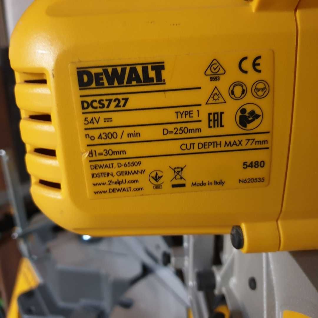 Ukośnica piła DeWalt DCS727T2 250mm 54V