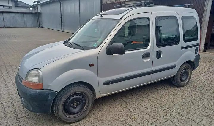 Samochód osobowy renault kangoo