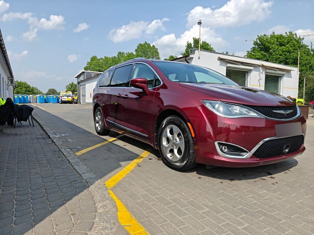 Chrysler Pacifica Pacifica Touring L +, niski przebieg, 1 właściciel w Polsce