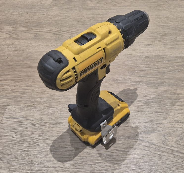 Шуруповерт Dewalt DCD 771