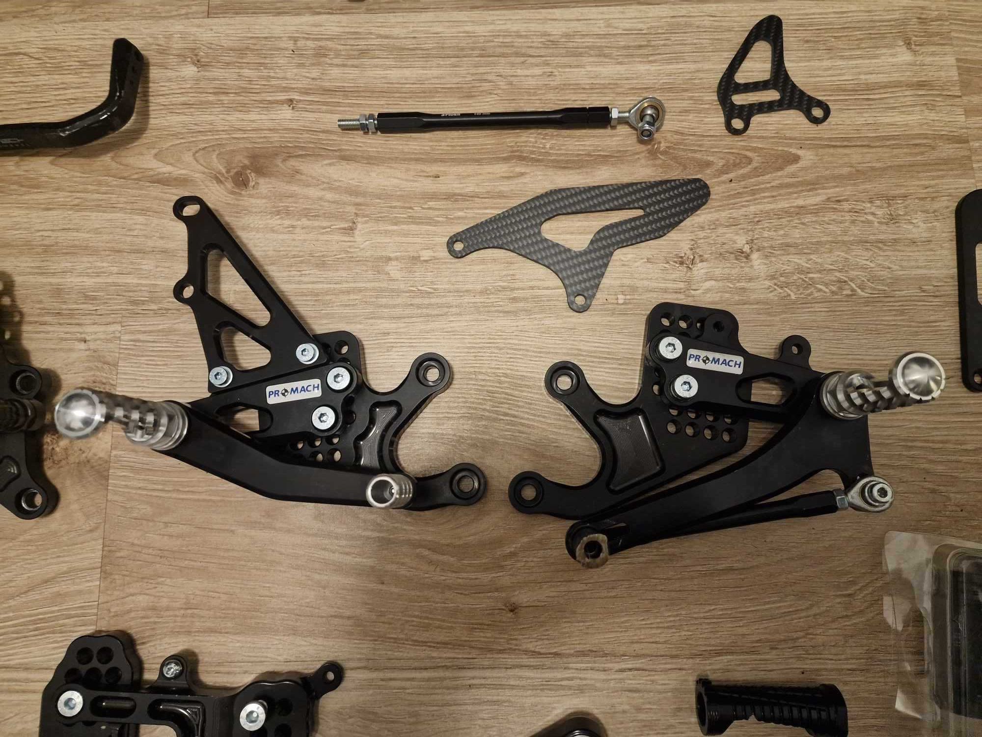 Sety do YAMAHA YZF-R3 GYTR / SETY podnóżki Yamaha R3 i wiele innych