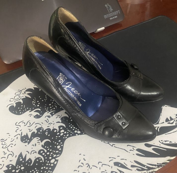 Sapatos de senhora (N36)