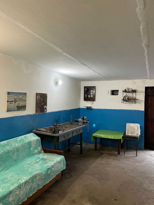 Продам гараж з прибудовою