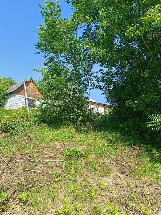 Продаж будинка в передмісті