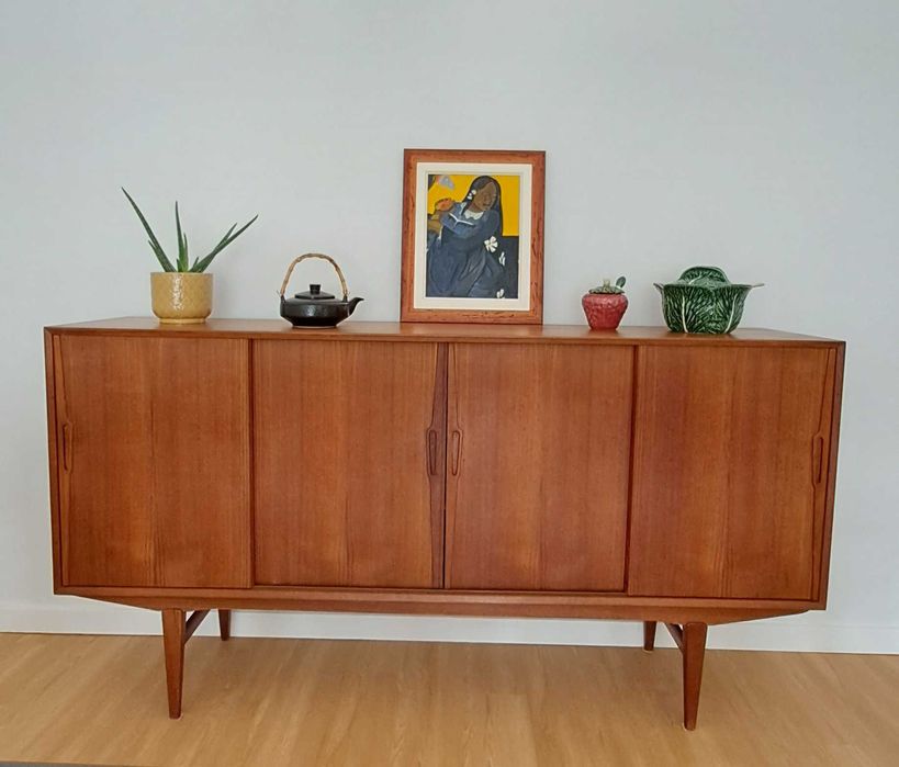 Aparador de Estilo Escandinavo (Mid-Century Modern)