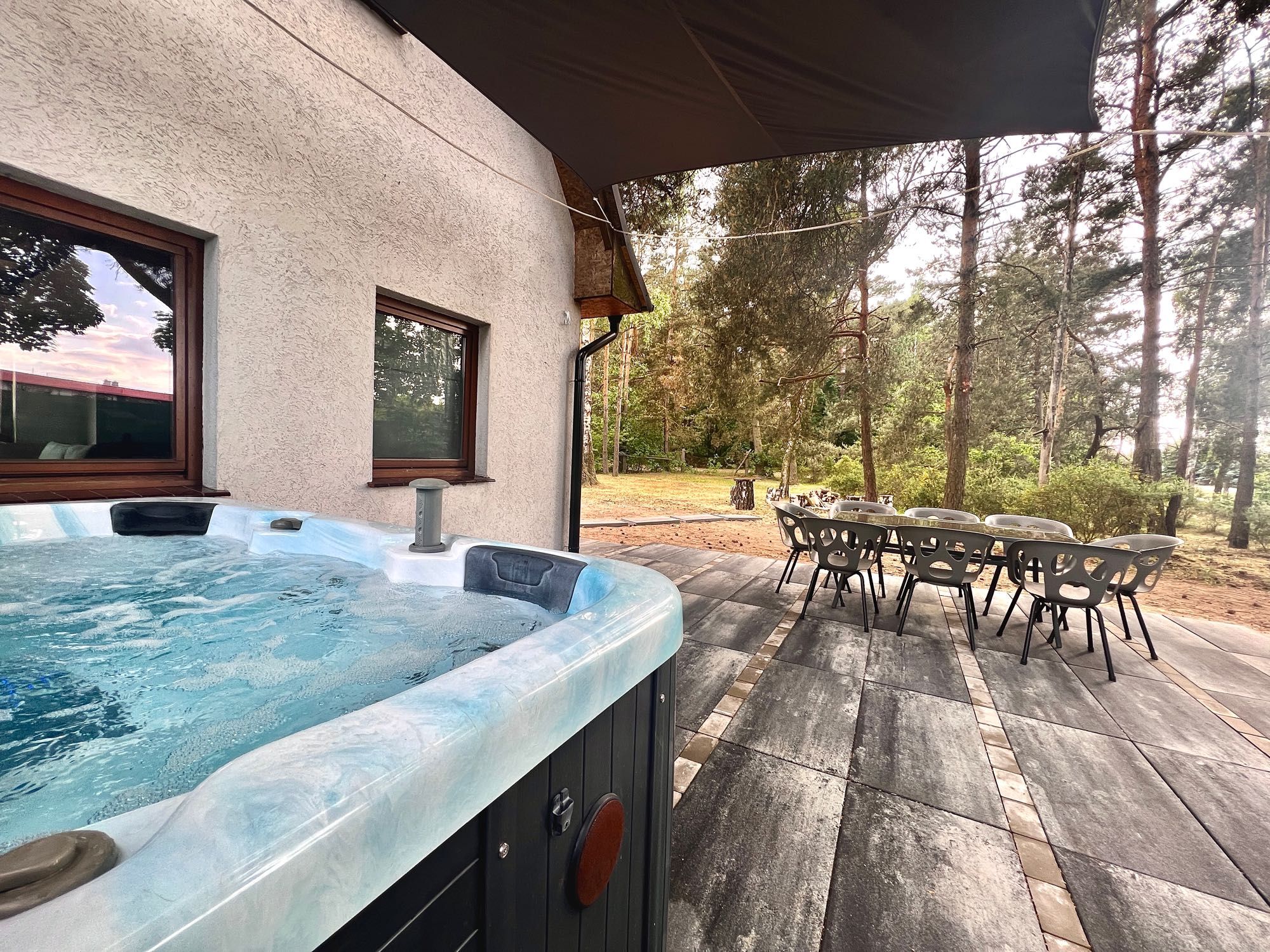 domek w lesie z banią prywatnym jacuzzi, sauną weekend PANIEŃSKI
