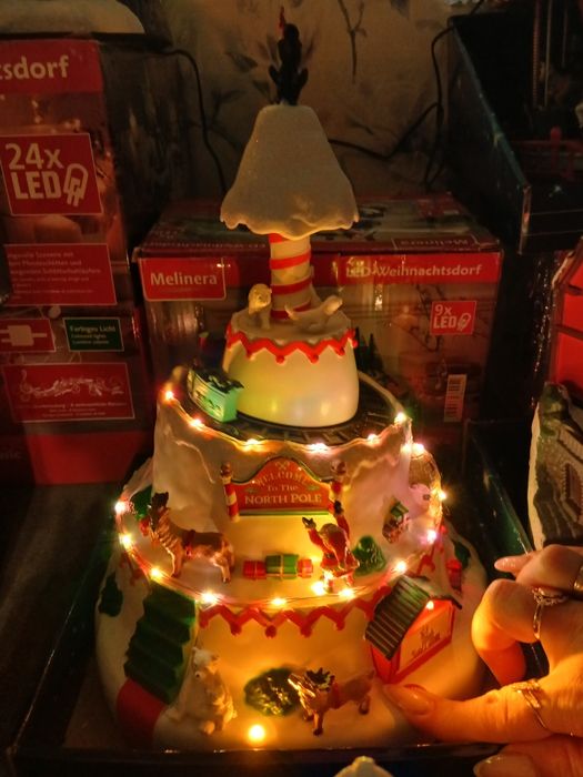 Новорічний декор інсталяція музична лускунчик адвент календар новогодн