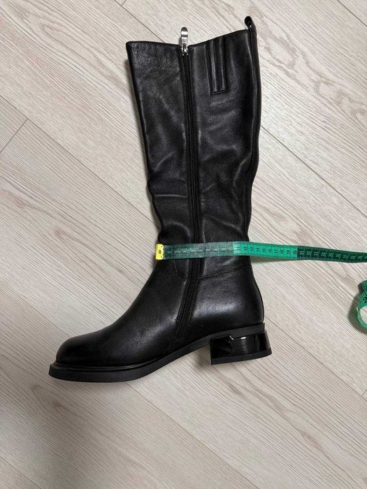 Жіночі зимові чобітки шкіряні чорні