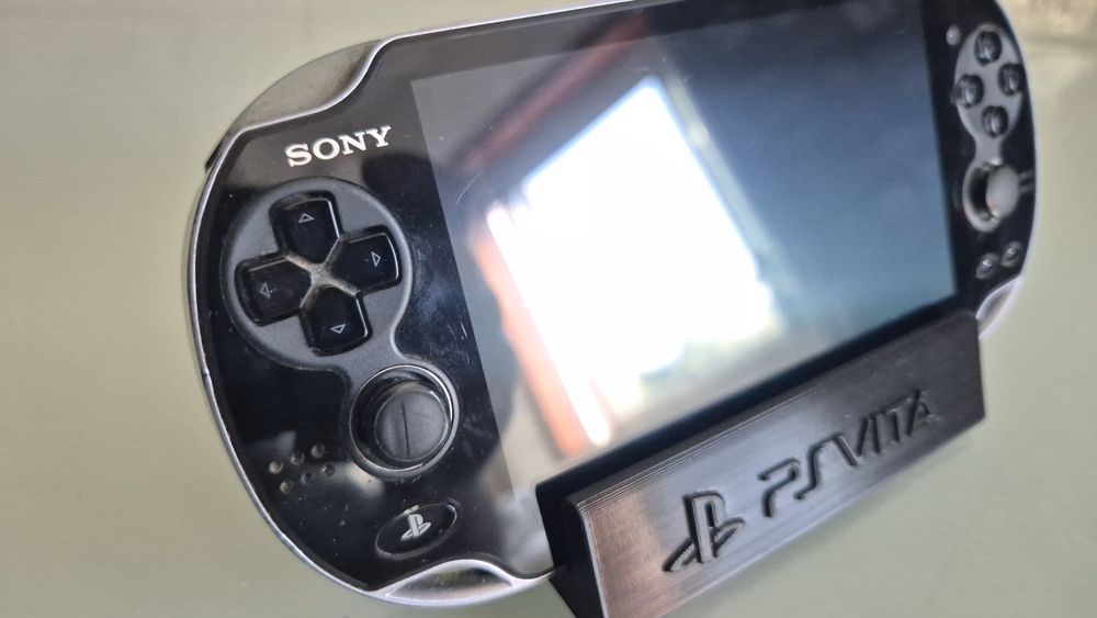 Ps vita oled 3g com jogos instalados