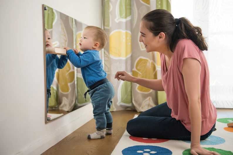 Espelho com barra Montessori