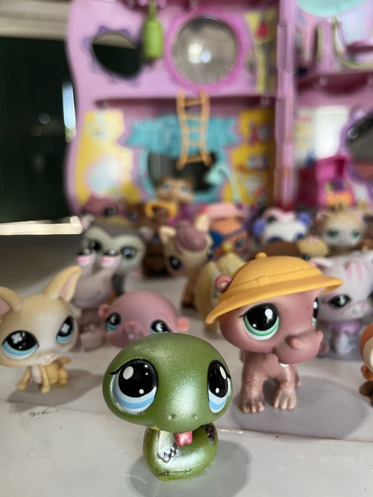 Casa dos Little Pet Shop com 53 bonecos e acessórios