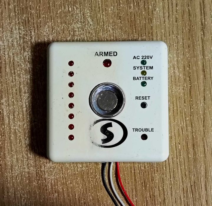 Клавиатура и считыватель ключей для приборов сигнализации Лунь 7.