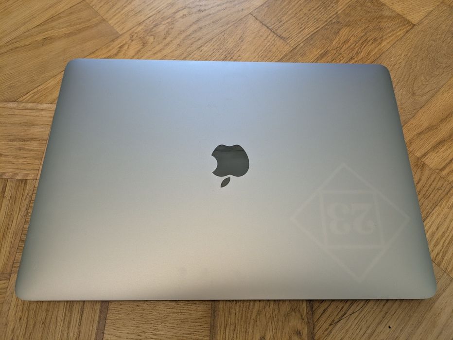 MacBook Pro, 2019/2020, 13", і7,  8/256 ГБ.