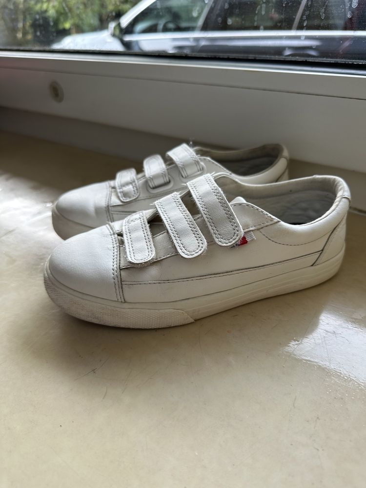 Buty zapinane na rzepy Next