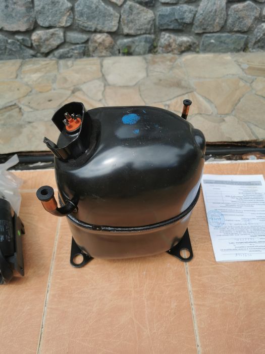 Компрессор на холодильник, морозильная камера embraco nj9232e