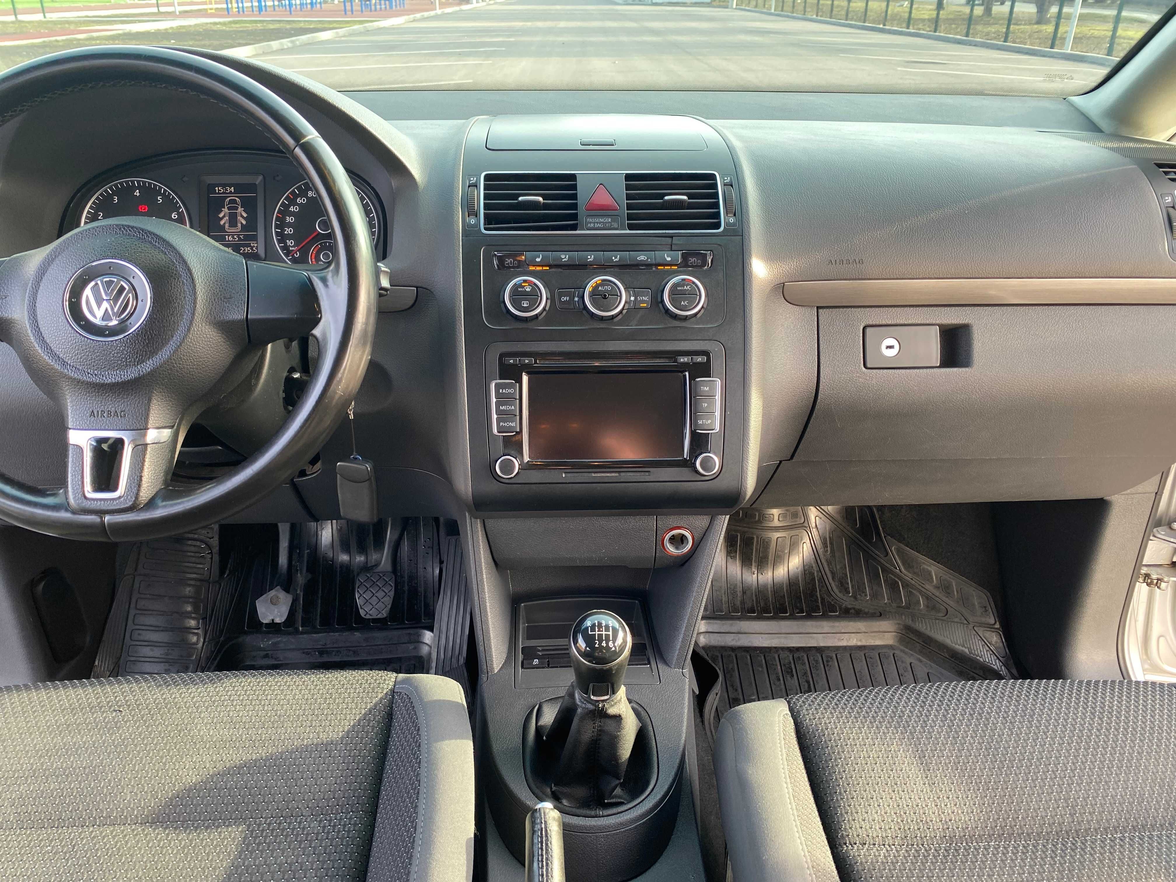Volkswagen Touran 2013