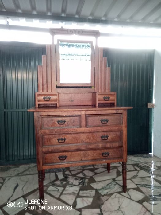 Aparador com espelho, antigo