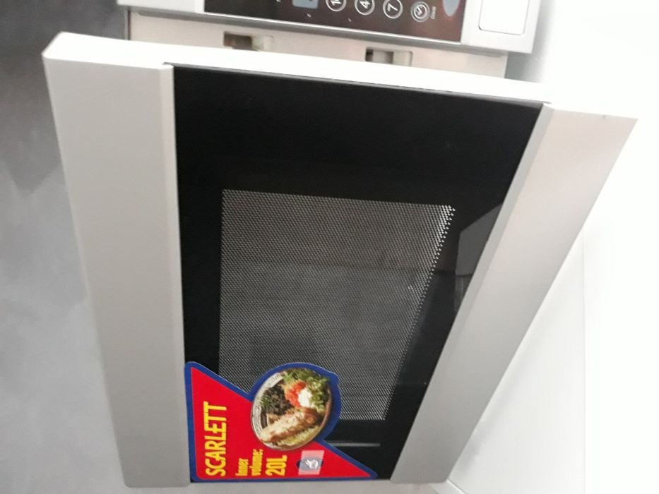 Продам новую (не рабочую) микроволновку Scarlett SC-2005 с грилем