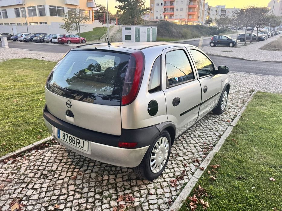 Opel Corsa C ano 2002