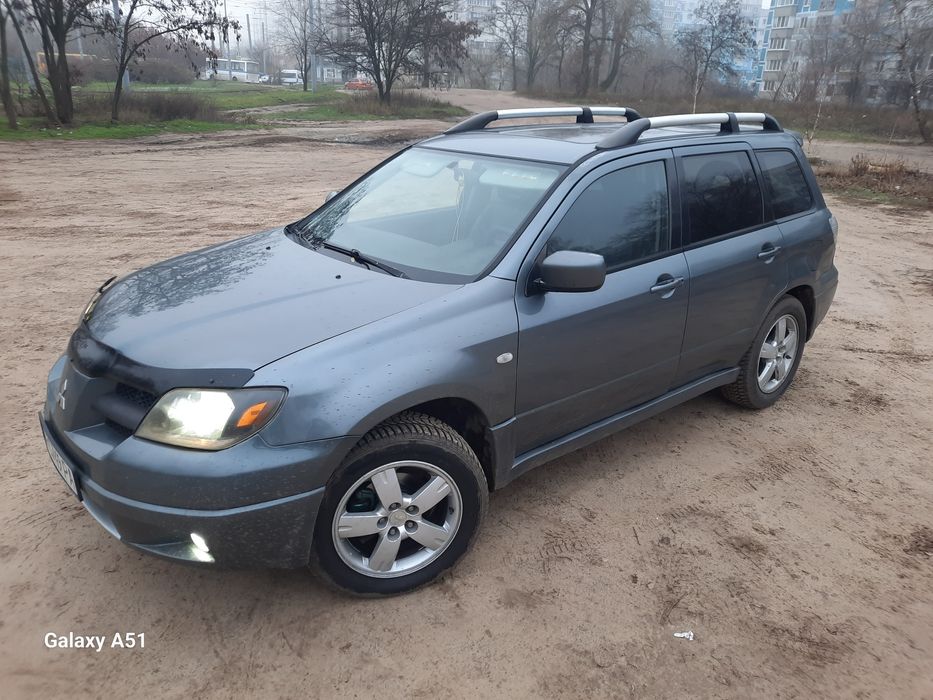 В продаже Mitsubishi autlender 2003 года.  На 4 газу .На полнейшем ход