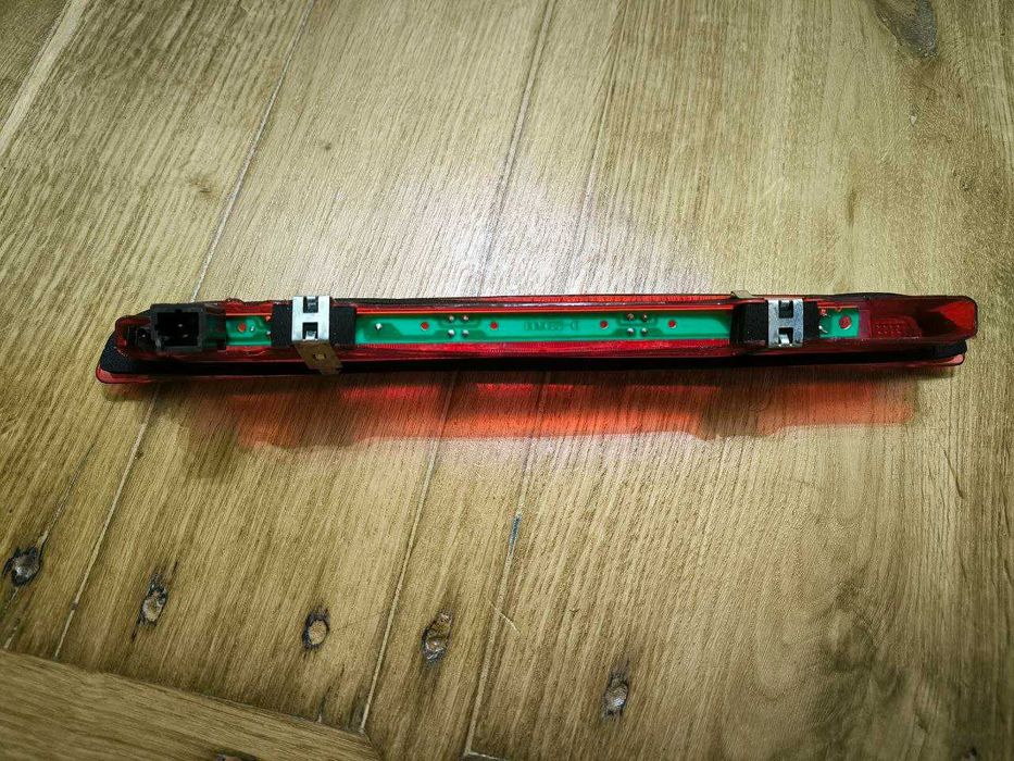 Додатковий стоп сигнал ліхтар на Nissan qashqai j10 06 - 13