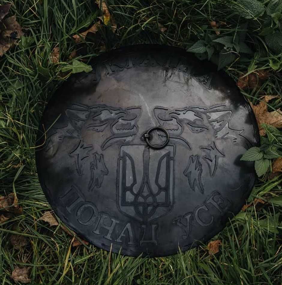 Сковорода з диска борони 40см з кришкою та чохлом. лопатка у подарунок