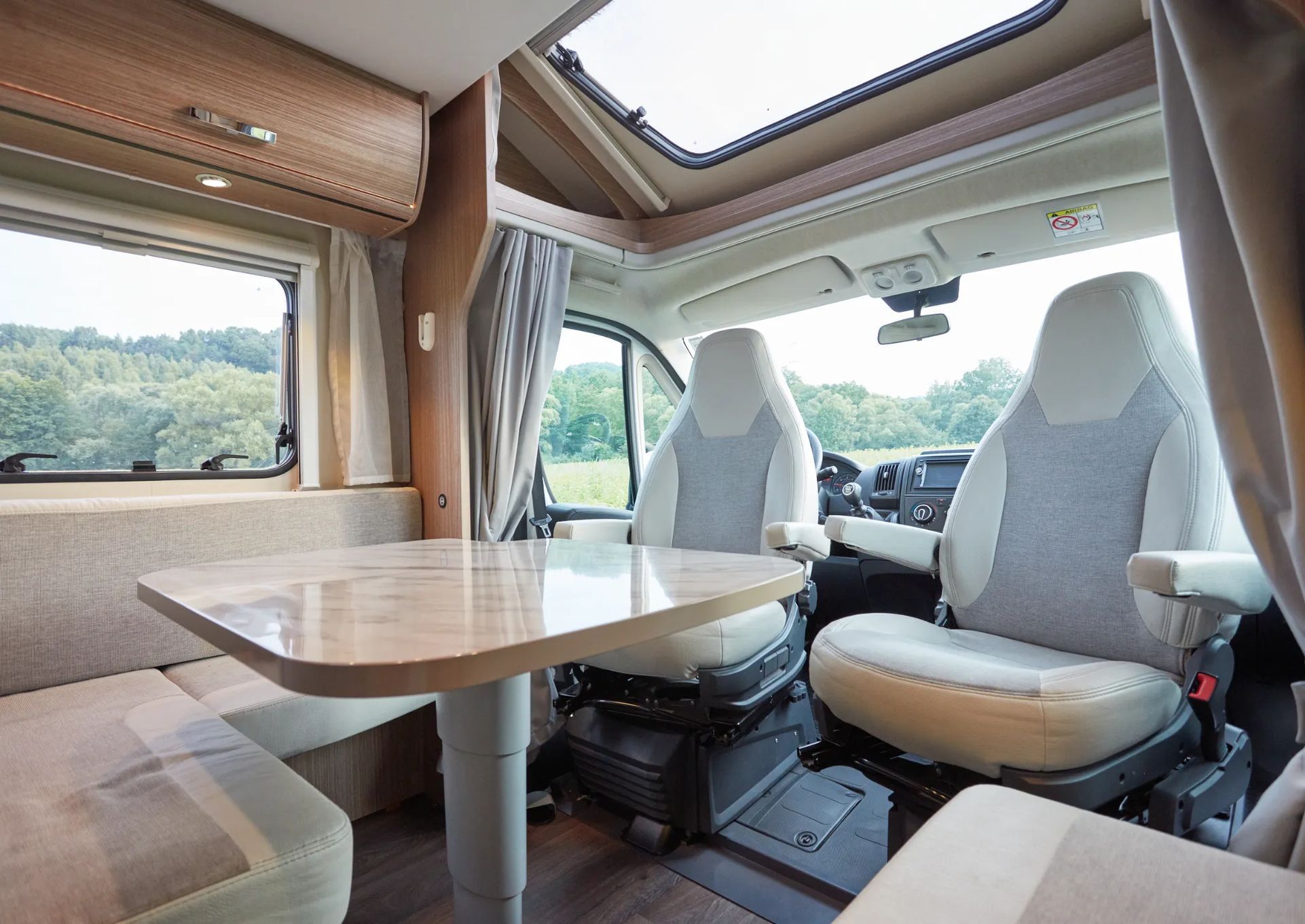 Citroën Jumper  Camper Carado T449 półintegra, bogate wyposażenie