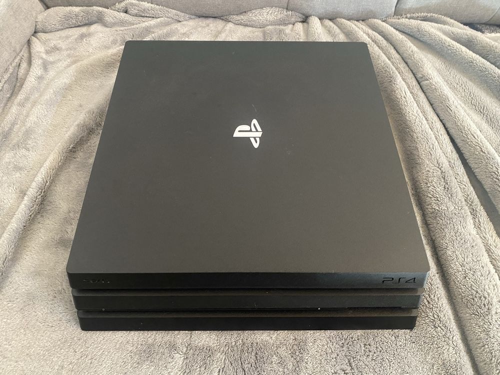 Ps4 pro pad 4 gry