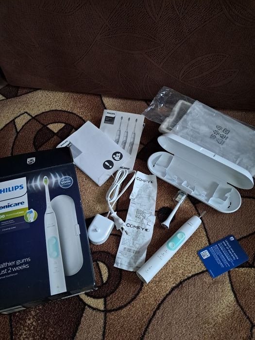 Электрическая зубная щетка PHILIPS 5100