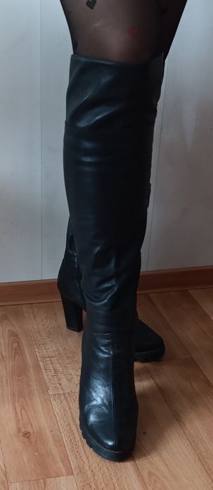 Продам зимние кожаные сапоги