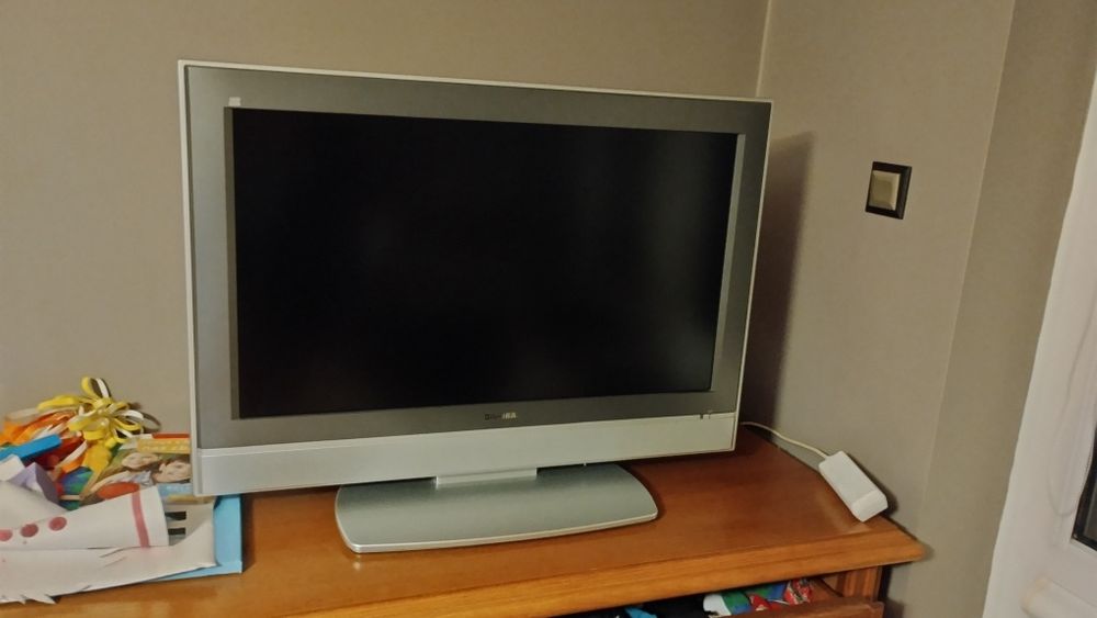 Telewizor 32 cale Toshiba z pilotem sprawny