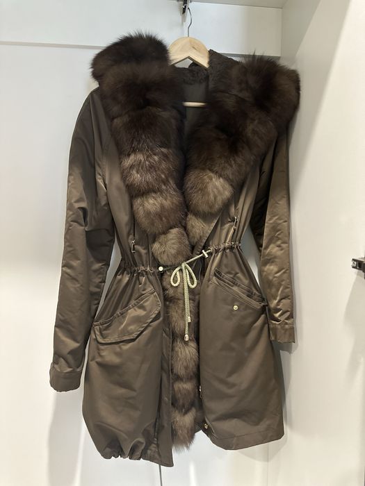 Парка,куртка ,женская с натуральных мехом