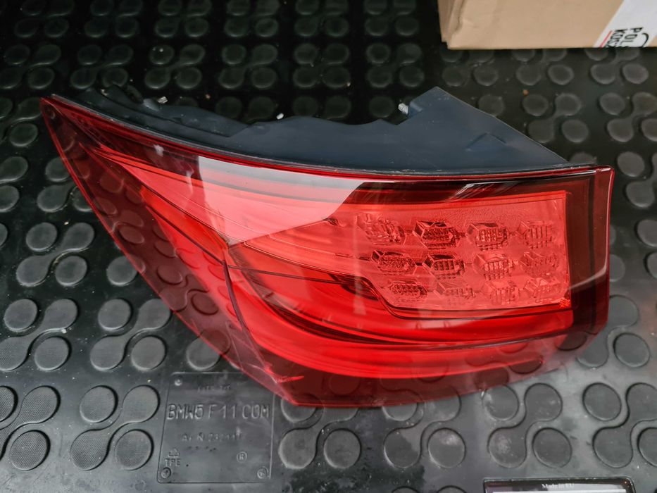 Lampa tył tylna BMW F11 w błotnik lewa przed lift EU