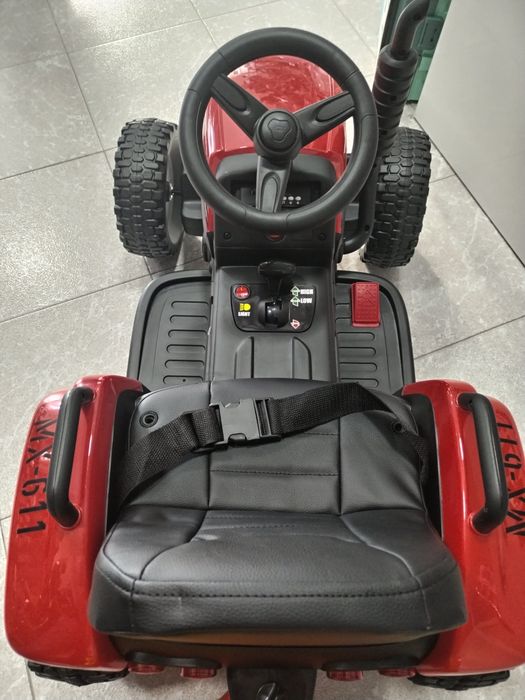 Trator Elétrico criança 12v rodas borracha assento alcochoado