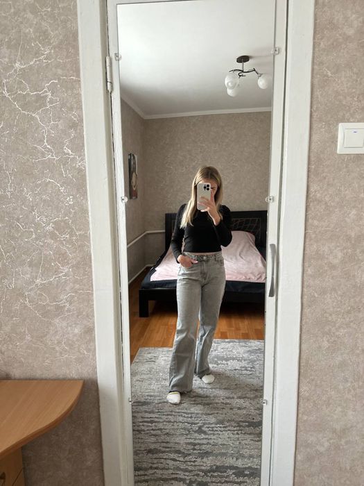 Джинси стильні.