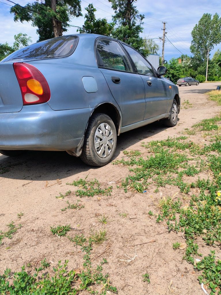 Daewoo lanos 1.5 2011 года