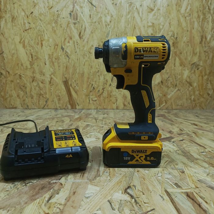 Zakrętarka DeWalt dcf787 18v 5 ah
