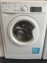 Máquina de lavar roupa Indesit EWE81283