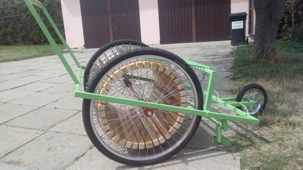 Zbieracz sadowniczy do jabłek. Sadownik.Zbieraczka.