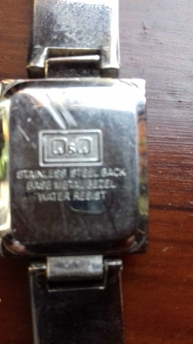 Продам часы женские наручные Q&Q в хорошем состоянии