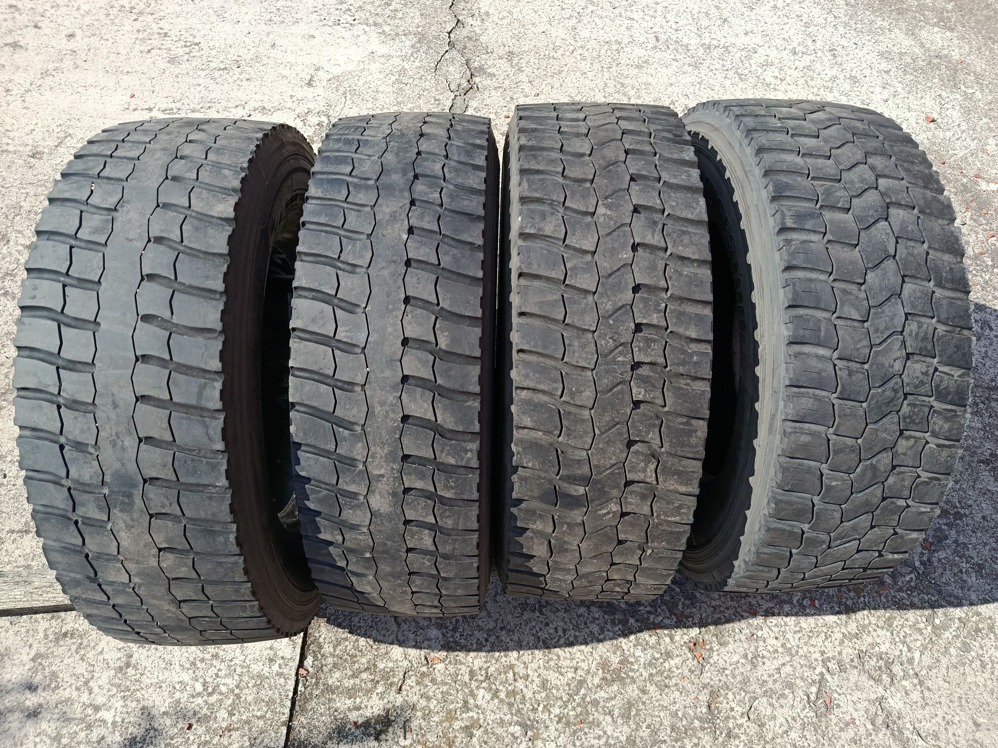 Шины R17.5 245/70 грузовые Michelin, Bridgestone