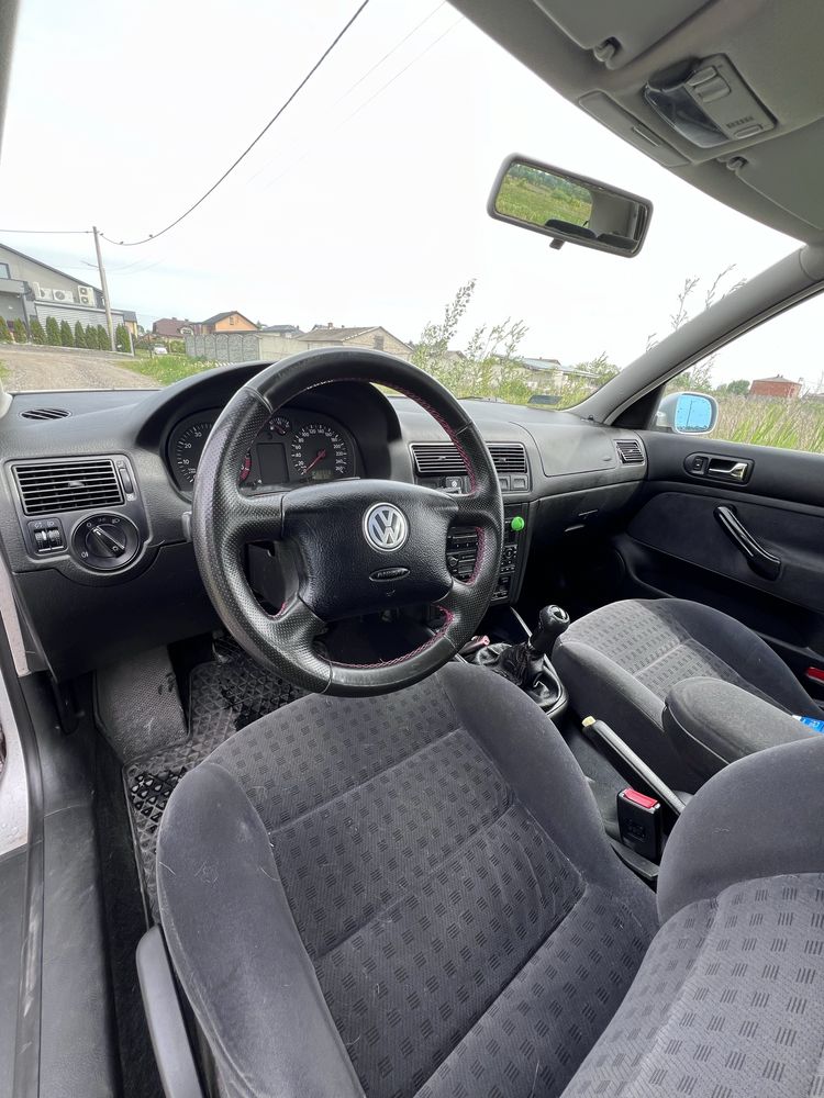 Volkswagen Golf 1.6 16V z instalacją gazową