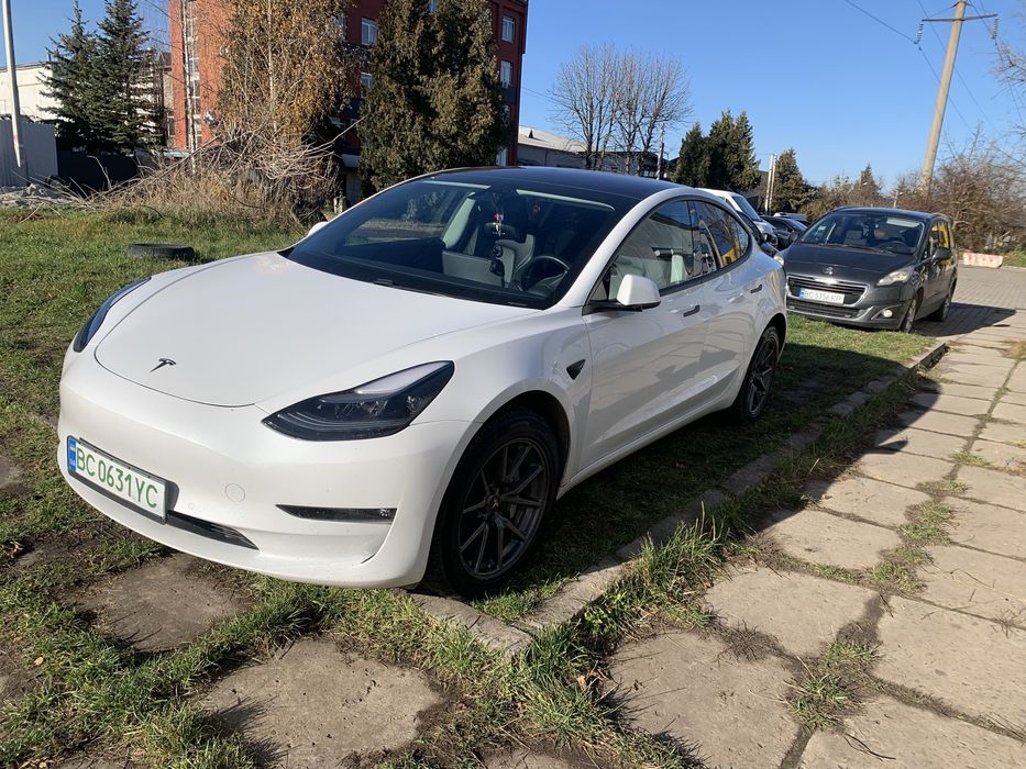Tesla model 3 long range