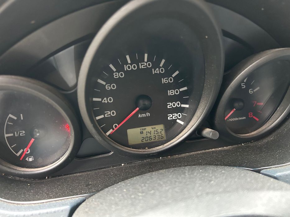 Mitsubishi colt srebrny 2004